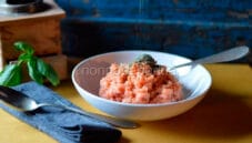 Pappa al pomodoro con polvere di basilico