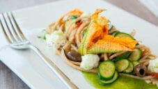 Spaghetti con zucchine e stracchino, una ricetta veloce Spaghetti con zucchine e stracchino, una ricetta veloce