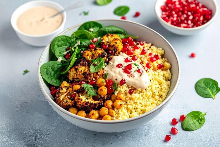 bowl con cous cous vegetariano bowl con cous cous vegetariano
