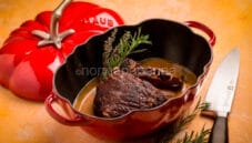 Brasato al barolo, un secondo piatto gustoso e nutriente
