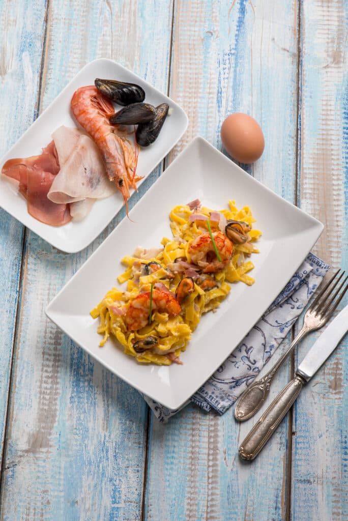 tagliatelle alla carbonara di mare tagliatelle alla carbonara di mare