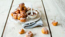 Frittelle di banane al rum: un dolce gustosissimo