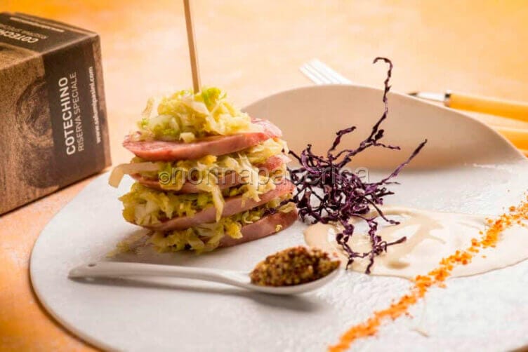 Millefoglie di cotechino e verza stufata