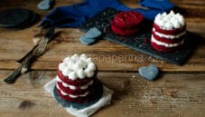 Red velvet cake al cacao e cocco: dessert romantico