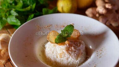 risotto alla panna con chips di mela, menta e polvere di zenzero