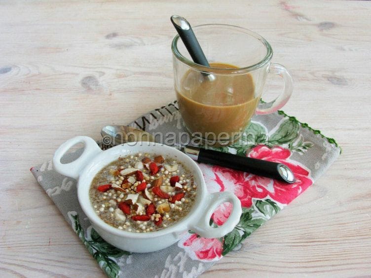 porridge di quinoa alle mandorle e bacche di goji con ginseng