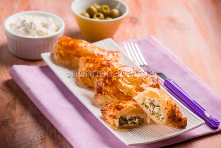 Fagottini con olive e ricotta, un contorno davvero sfizioso Fagottini con olive e ricotta