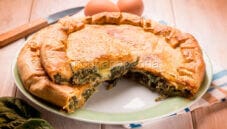 Torta Pasqualina light : lo yogurt fa la differenza Torta Pasqualina light : lo yogurt fa la differenza