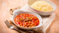 Cous cous con ceci in umido, un piatto buono e veloce Cous cous con ceci in umido, un piatto buono e veloce