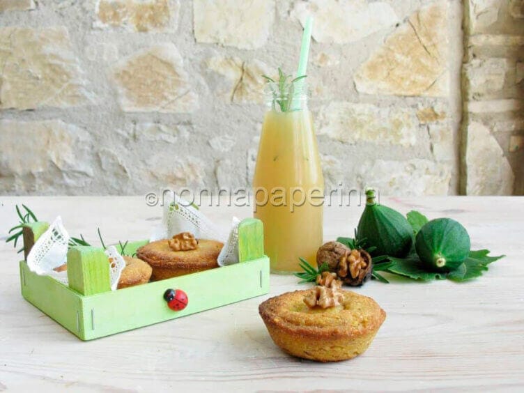 Tortine ai ceci fichi e rosmarino con succo di pera al rosmarino Tortine ai ceci fichi e rosmarino con succo di pera al rosmarino