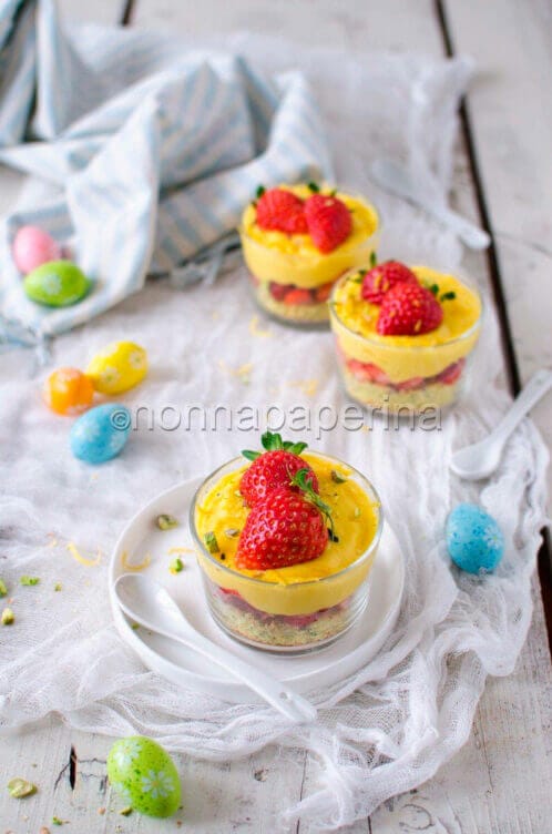 Dessert fragole limone pistacchi