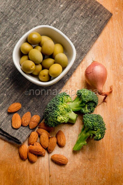 Farro olive mandorle broccoli