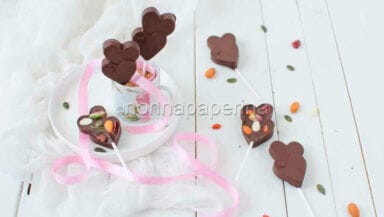 lecca lecca di cioccolato con frutta secca