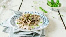 Spaghetti alla chitarra con grano saraceno e piselli