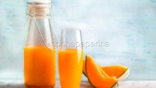 Crema di melone, una ricetta per un dessert dissetante Crema di melone, una ricetta per un dessert dissetante