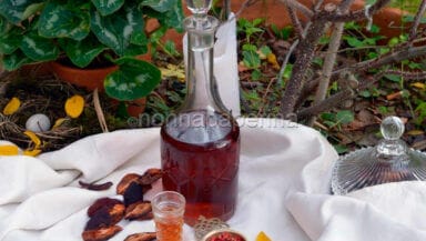 Liquore di ciliegie e pepe rosa
