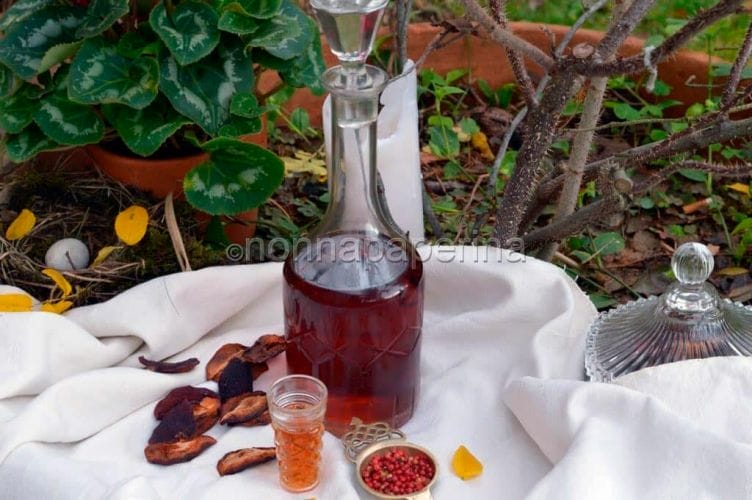 Liquore di ciliegie e pepe rosa