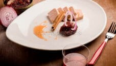 Paté di fegatini di coniglio e composta di cipolle Tropea