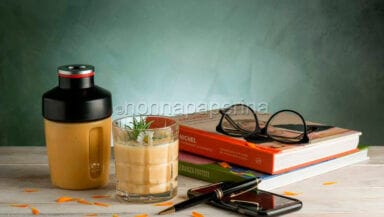 Smoothie con lucuma latte di avena e banana rossa