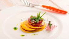Millefoglie di barbabietola e spuma di patate, un secondo unico