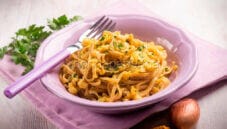 Tagliatelle di riso integrale al branzino