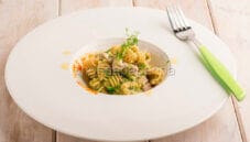 Fusilli integrali con pesto di zucchine, un piatto gluten free