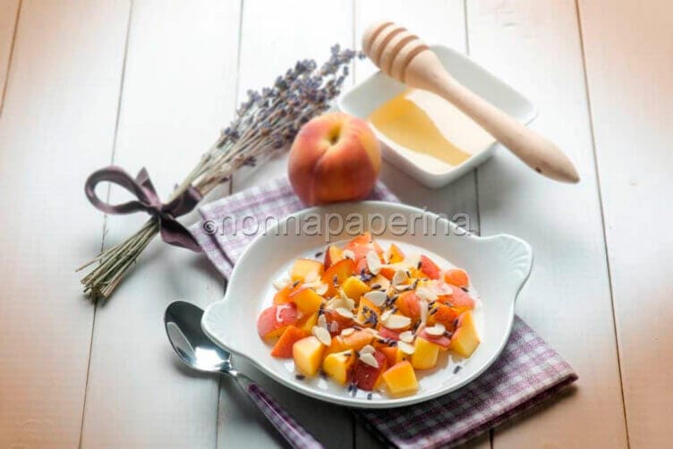 Pesche dolci alla lavanda: profumi e colori pesche dolci alla lavanda