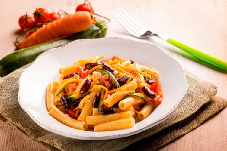 Sedani con le verdure e fagioli