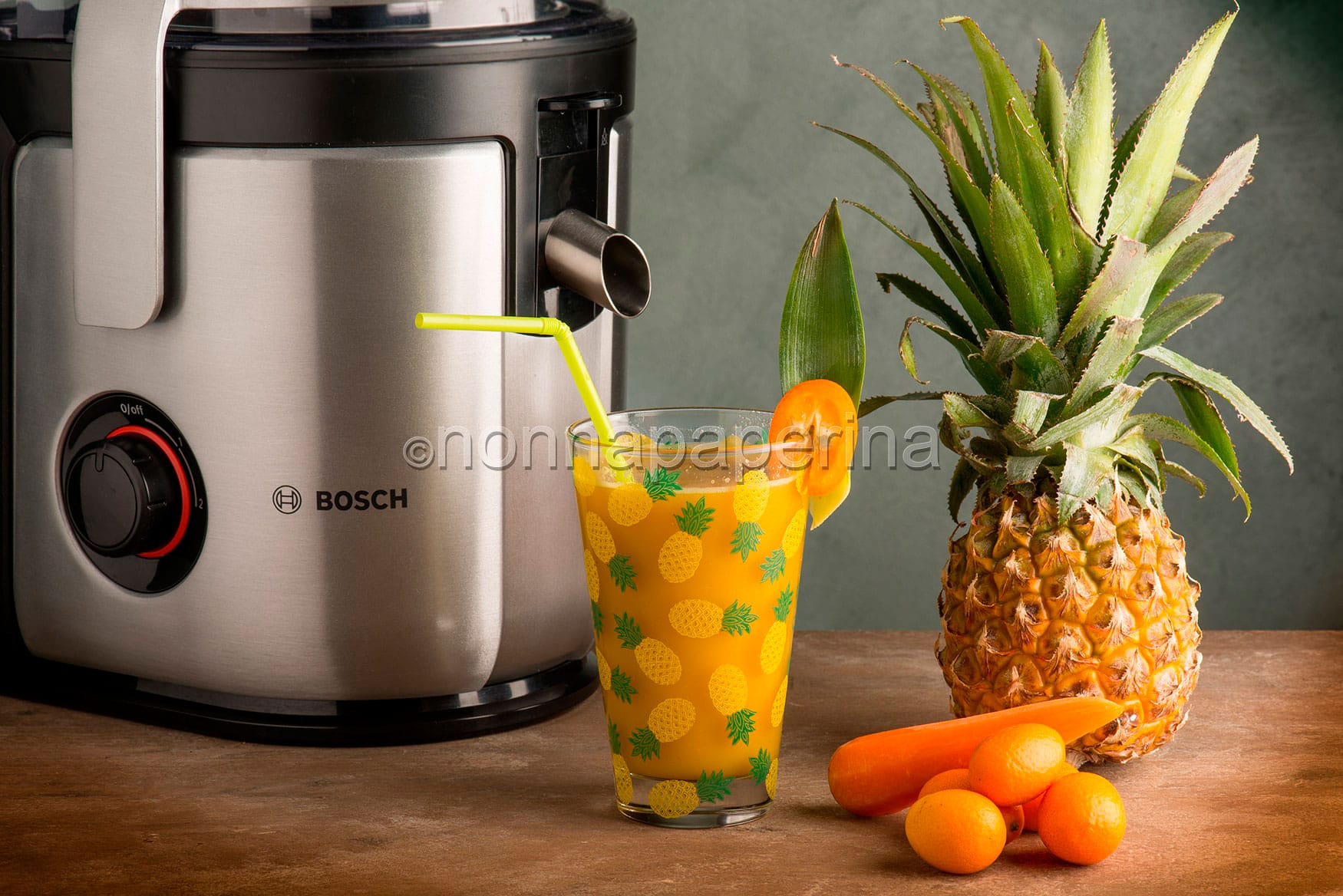 Avete mai assaggiato il centrifugato di ananas e carote ? Te lo