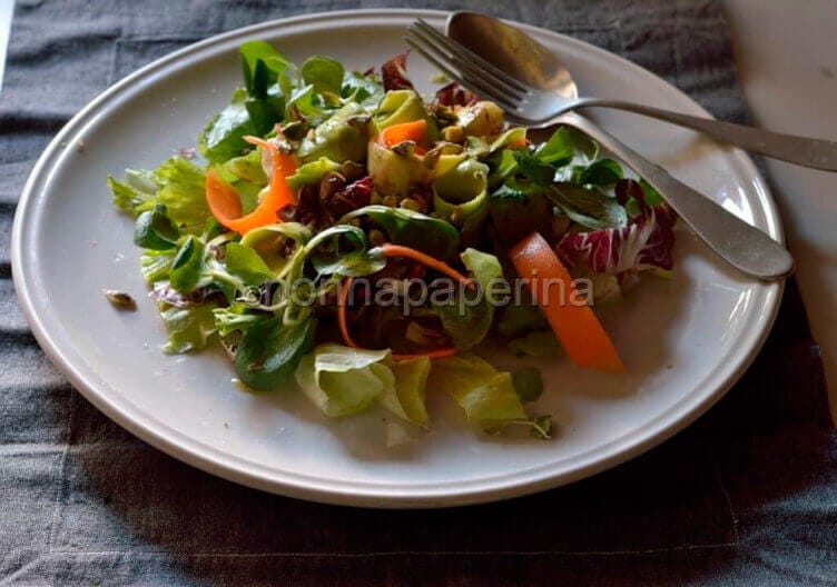 Insalata di avocado e pistacchi