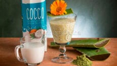 Estratto di aloe fresca con bevanda al cocco