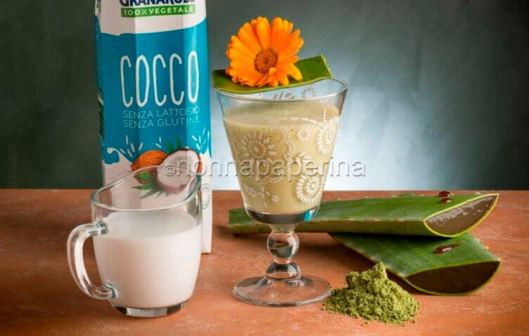 Estratto di aloe fresca con bevanda al cocco Estratto di aloe fresca con bevanda al cocco