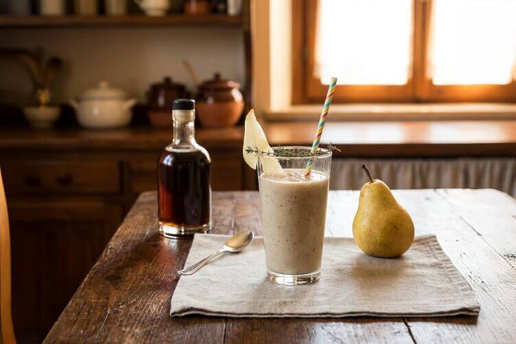 Frullato di pere con latte di nocciole