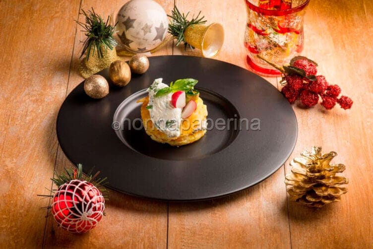 Millefoglie di patate con quenelle di ricotta e bietole