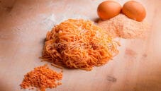 Tagliolini di farina di lenticchie fatti in casa