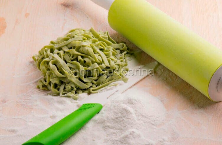 tagliatelle con farina di piselli tagliatelle con farina di piselli