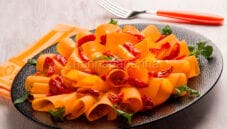 Carpaccio di zucca con pomodorini, un contorno unico