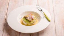 Fagottino di cavolo cinese con pollo stufato, un secondo speciale