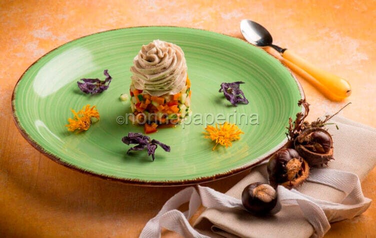 Patè di castagne su tartare di verdure all’aceto di miele pate di castagne