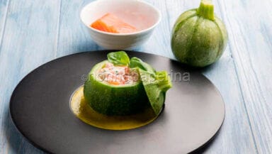 zucchina tonda ripiena con salmone e ricotta
