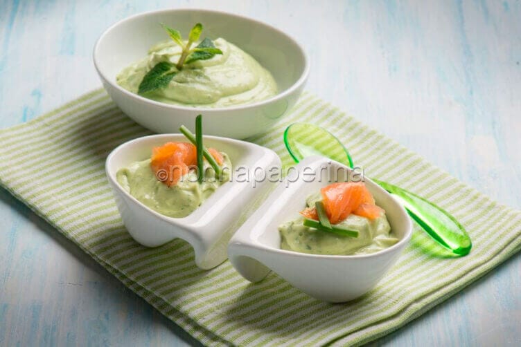 mini coppette avocado salmone