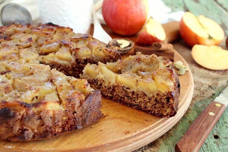 torta rovesciata alle mele e spezie