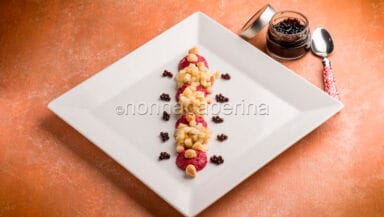 dadolata di topinambur con pesto di barbabietole