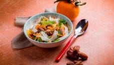 Una colorata Insalata di datteri, finocchi e arance Una colorata Insalata di datteri, finocchi e arance