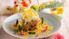 Insalatina di farro con sedano croccante e tuorlo d’uovo Insalatina di farro con sedano croccante e tuorlo d’uovo