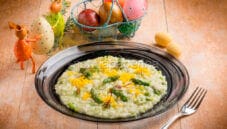 Risotto con asparagi e uovo marinato: modernità