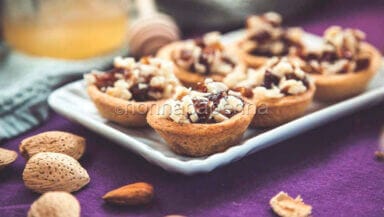 tartellette con ricotta, mandorle e miele