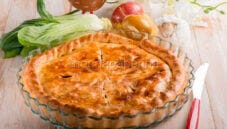 Torta salata con pak choi e champignon: gustosa