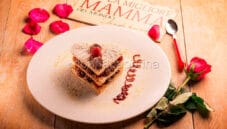 Cuore di sfoglia con mousse al cioccolato Cuore di sfoglia con mousse al cioccolato