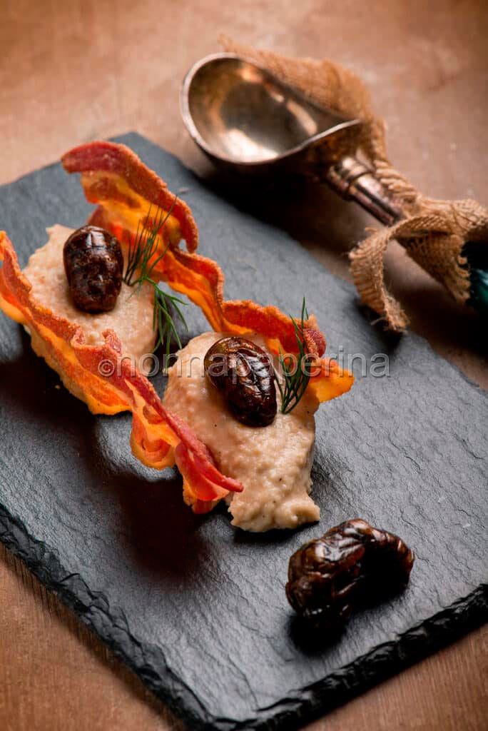 hummus di cannellini, bacon e cicale